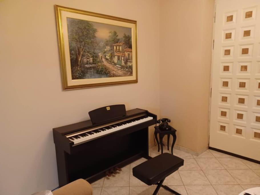 Rafaelhouse Apartment